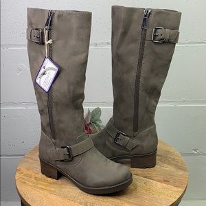 White Mountain Blackbird Sueded Boot 